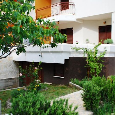 Apartments Delibasic Рогозница Экстерьер фото