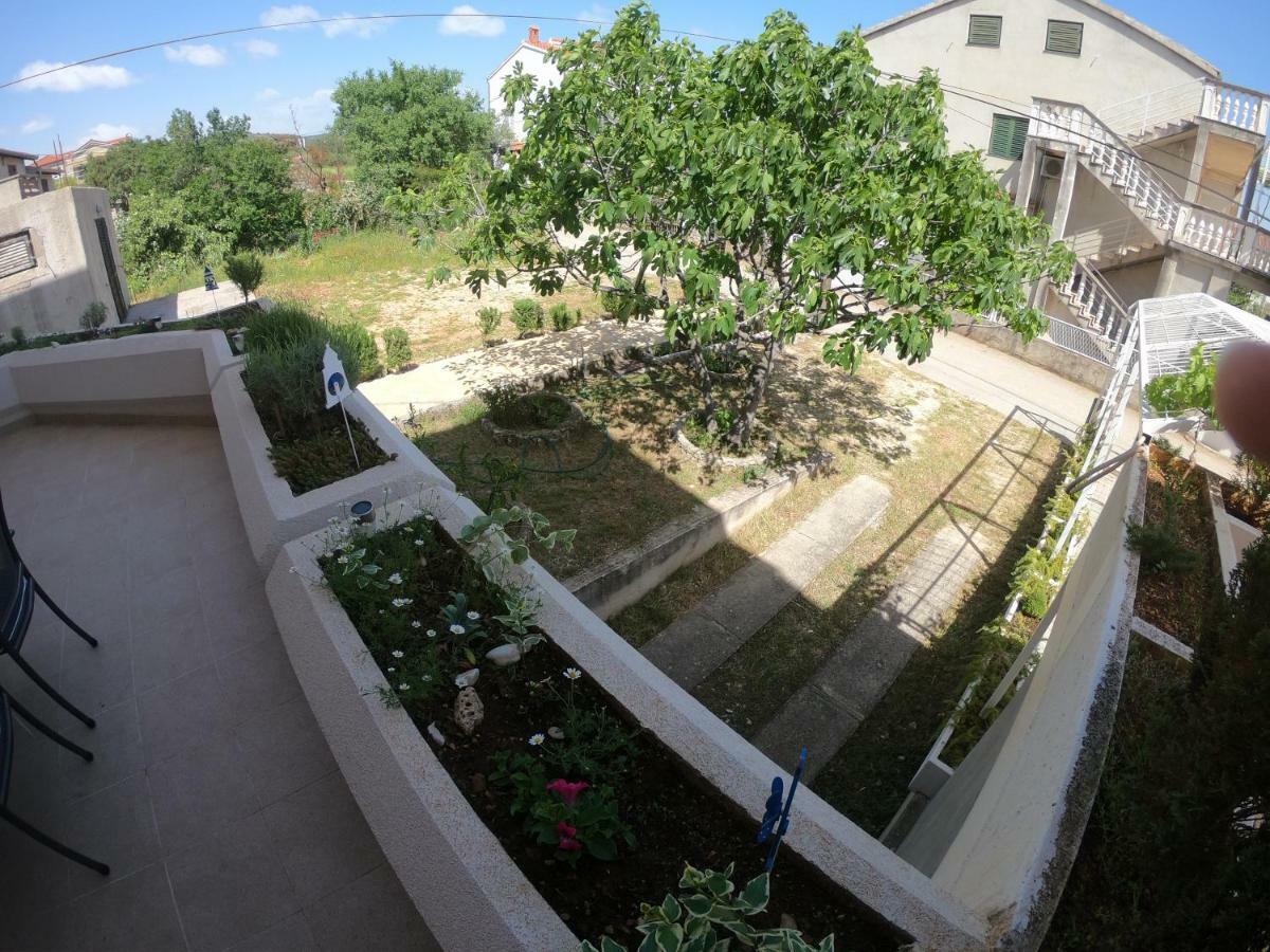 Apartments Delibasic Рогозница Экстерьер фото