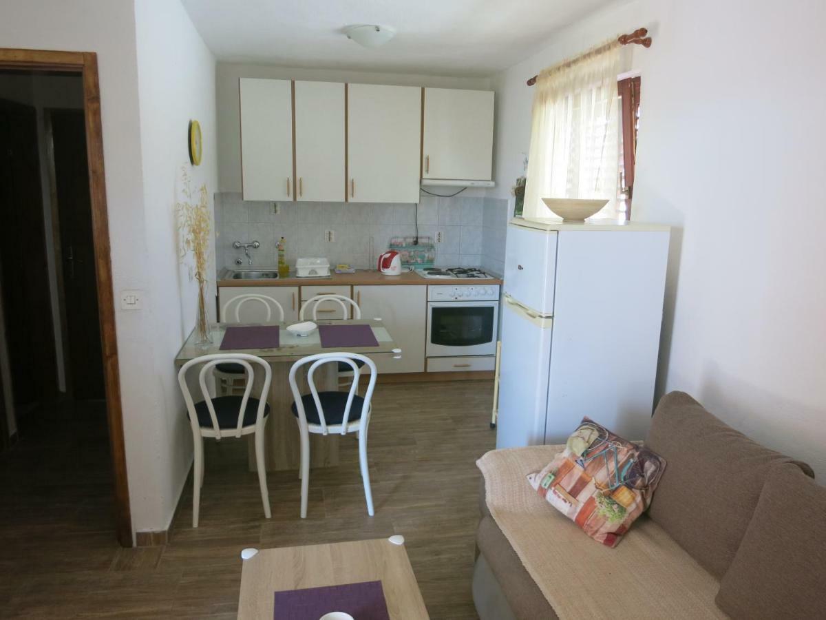 Apartments Delibasic Рогозница Экстерьер фото