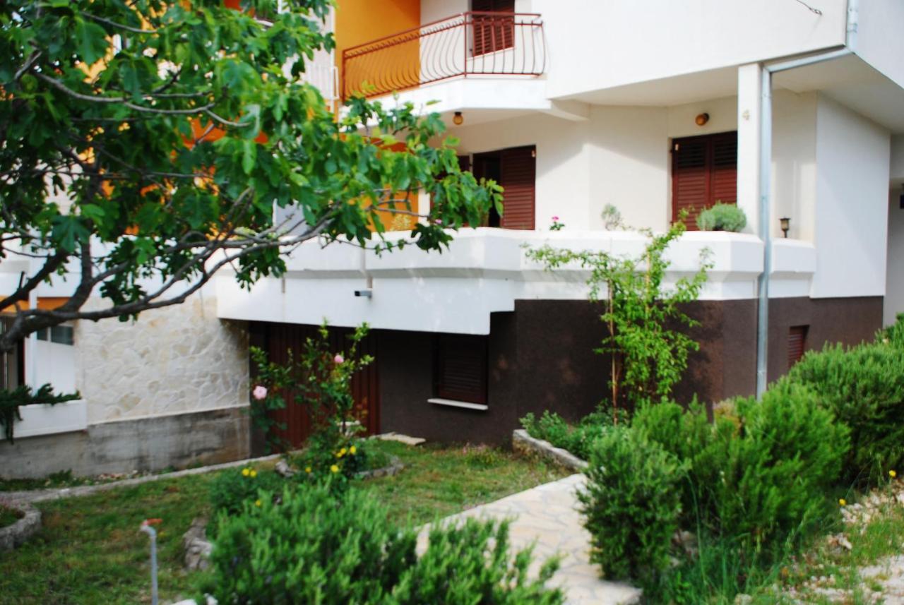 Apartments Delibasic Рогозница Экстерьер фото
